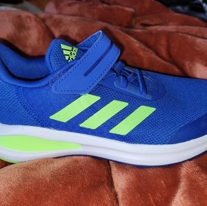 Boys Adidas fortarun shoes brand new